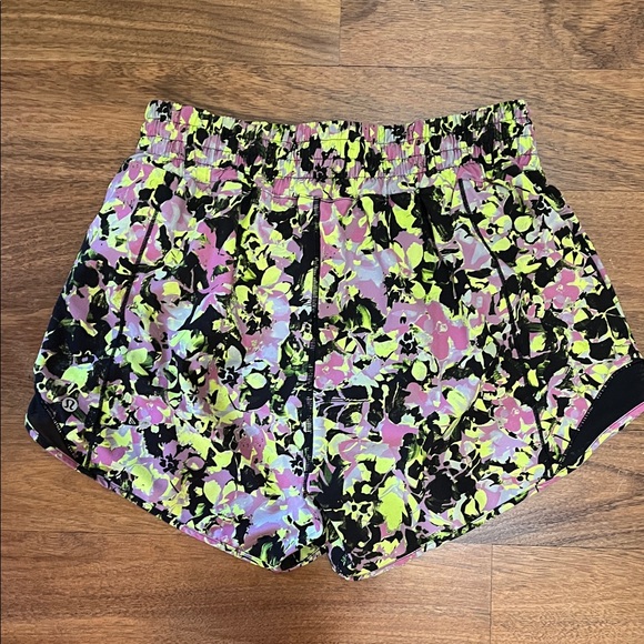 lululemon athletica Hotty Hot HR 4”Multicolor Athletic Shorts bundle size 8 - Picture 6 of 10